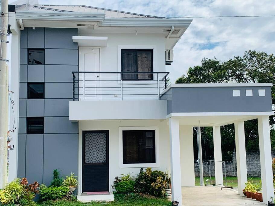 Cozy Home At A Private Subdivision Abucay Esterno foto